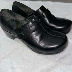 Dansko Black Leather Shoes Size 39/8.5-9
